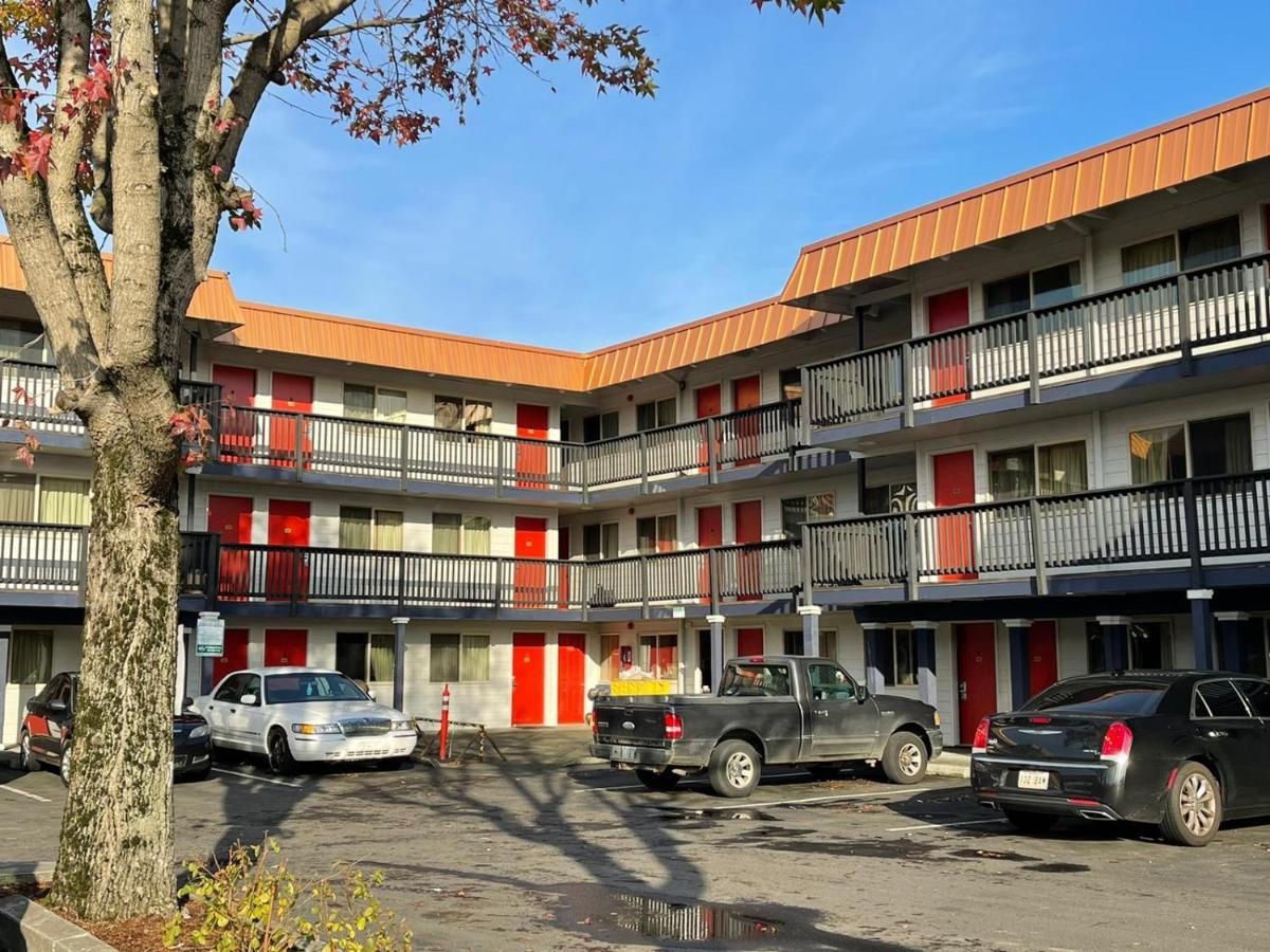 Portland Inn Hotel 2*
